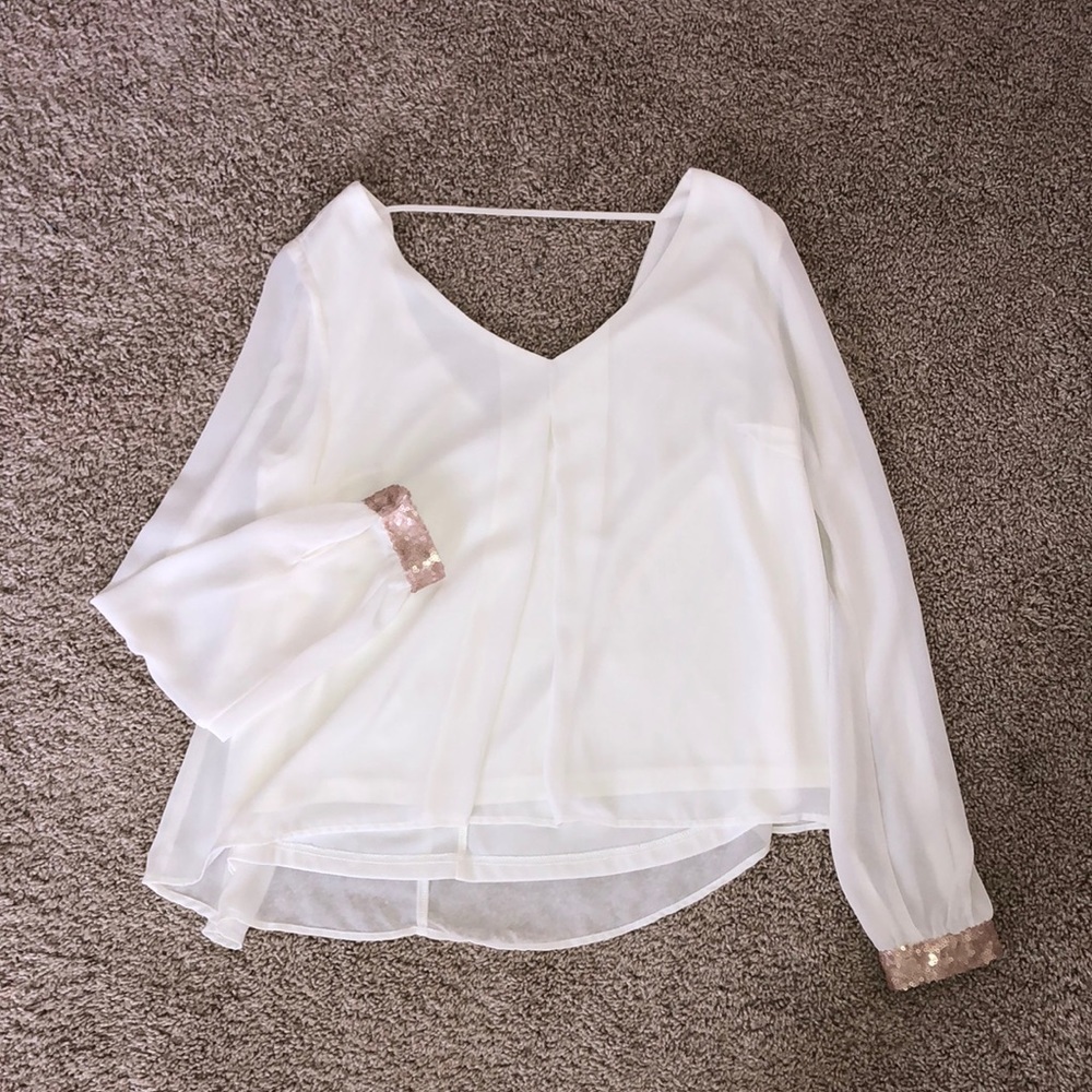 Open back chiffon blouse with detail cuffs